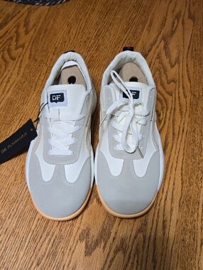 De Florance Women's White and Light Gray Sneakers